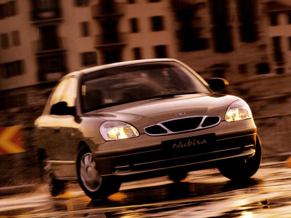 Daewoo с оружием выкрали со стоянки
