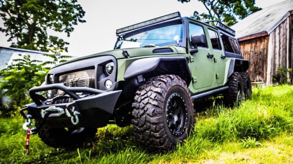 Китайцы построили шестиколесный Jeep Wrangler с названием Tomahawk