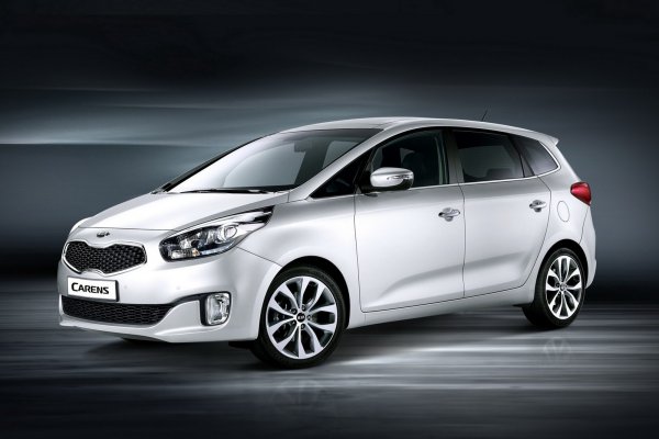Новый Kia Carens готовят к мировой премьере