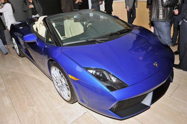 Lamborghini Gallardo LP 550-2 Spyder (550 л.с.) – заднеприводный кабриолет с дефорсированным мотором