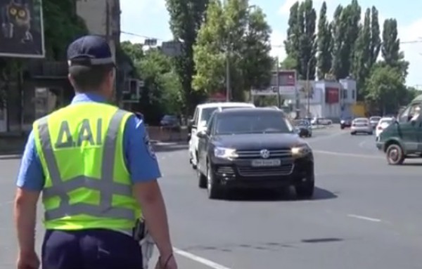 Гаишников лишили жезлов
