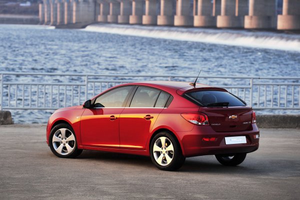 Хэтчбек Chevrolet Cruze