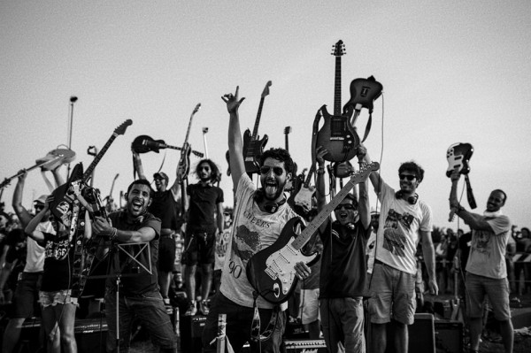 Итальянские музыканты пригласили Foo Fighters в свой город
