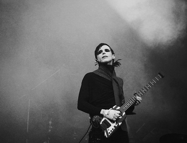 Крис Корнер, лидер IAMX