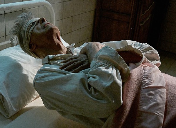Кадр из клипа Lazarus