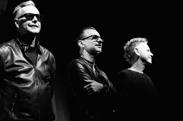 Смотрите новый клип Depeche Mode.