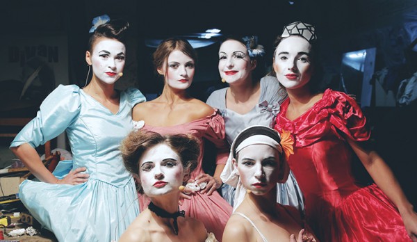 Фрик-кабаре Dakh Daughters