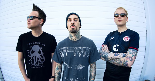 Группа Blink-182 выпустила новый клип на песню Home Such A Lonely Place.