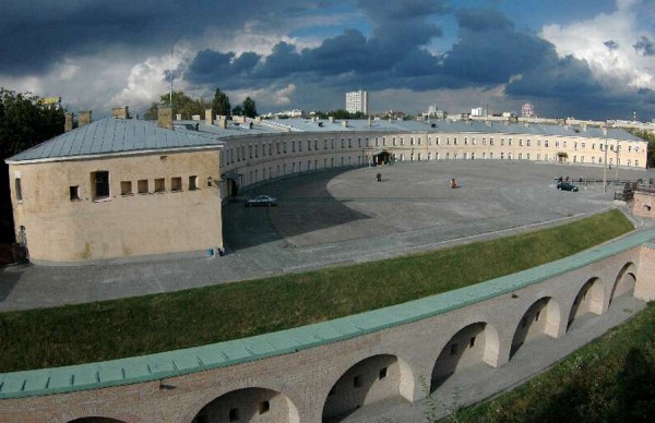 Историко-архитектурный памятник-музей Киевская крепость