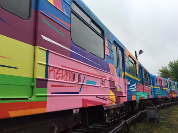 Яркий состав метро от художника Kenor