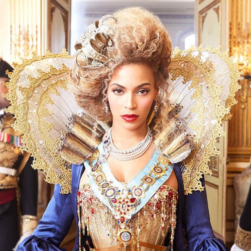 Бейонсе выпустила новый альбом, получивший название Beyonce