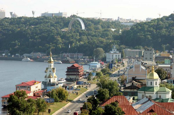 Новый плавучий ресторан появился на набережной Днепра