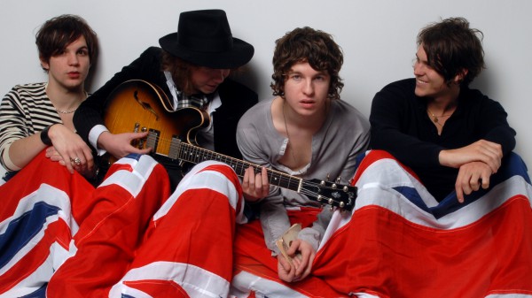 The Kooks переносят киевский концерт с лета на осень