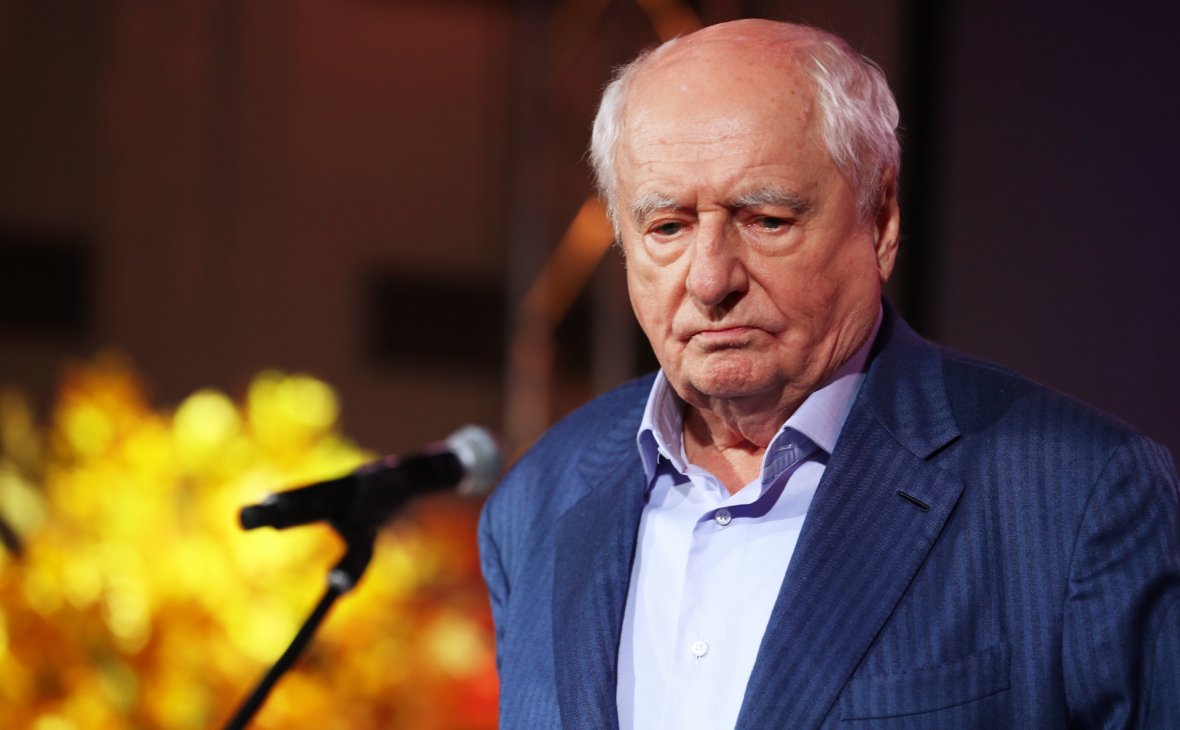 Марк Захаров