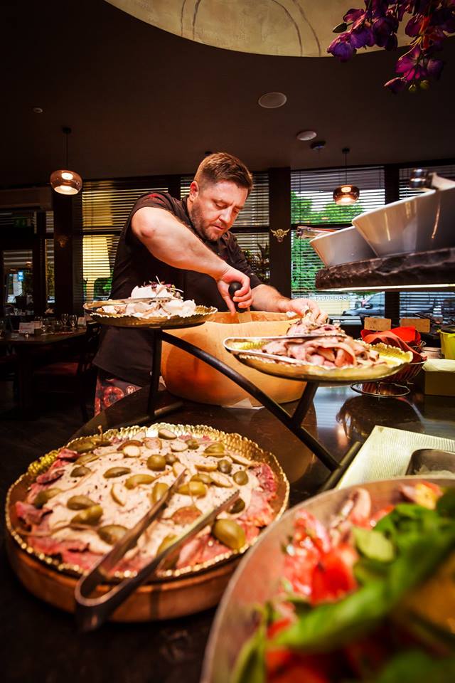 В Grill do Brasil безлимитные порции мяса