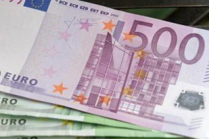 Эксперт не советует менять евро на гривны