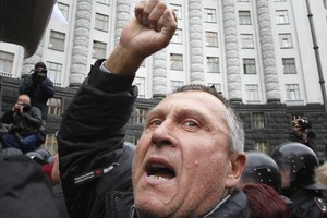 Cредний размер пенсий нардепов превысил 15 700 гривен Cредний размер пенсий нардепов превысил 15 700 гривен