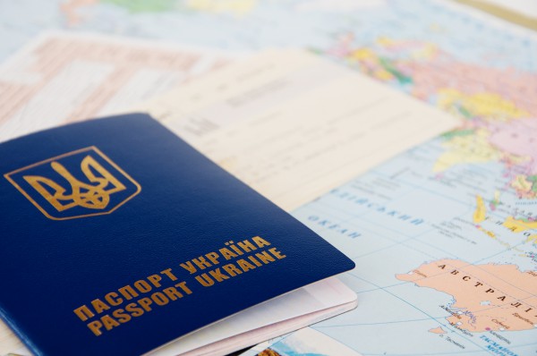 Загранпаспорта в Украине не подешевели
