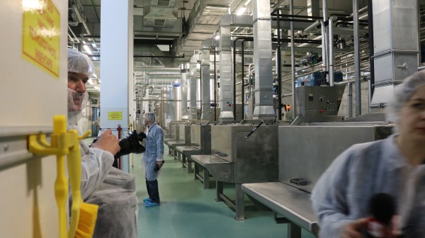 В отделе полуфабрикатов шоколадных масс хранятся нужные ингредиенты