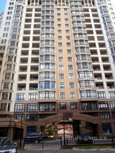 Апартаменты на 19 этаже ул. Грушевского, 9а стоят $8 300 000.
