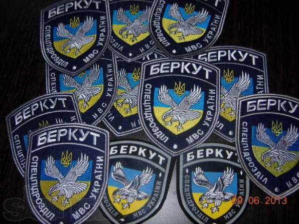 Шевроны отдают за 10 гривен
