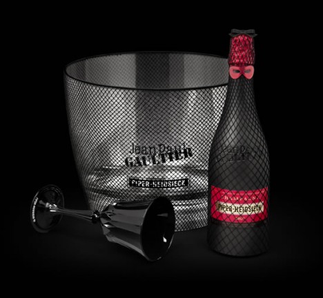 Шампанское Piper-Heidsieck. Дизайн упаковки разработал модельер Жан-Поль Готье
