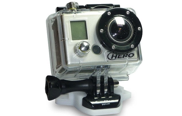 Камера GoPro для спортсменов стоит 300 долларов