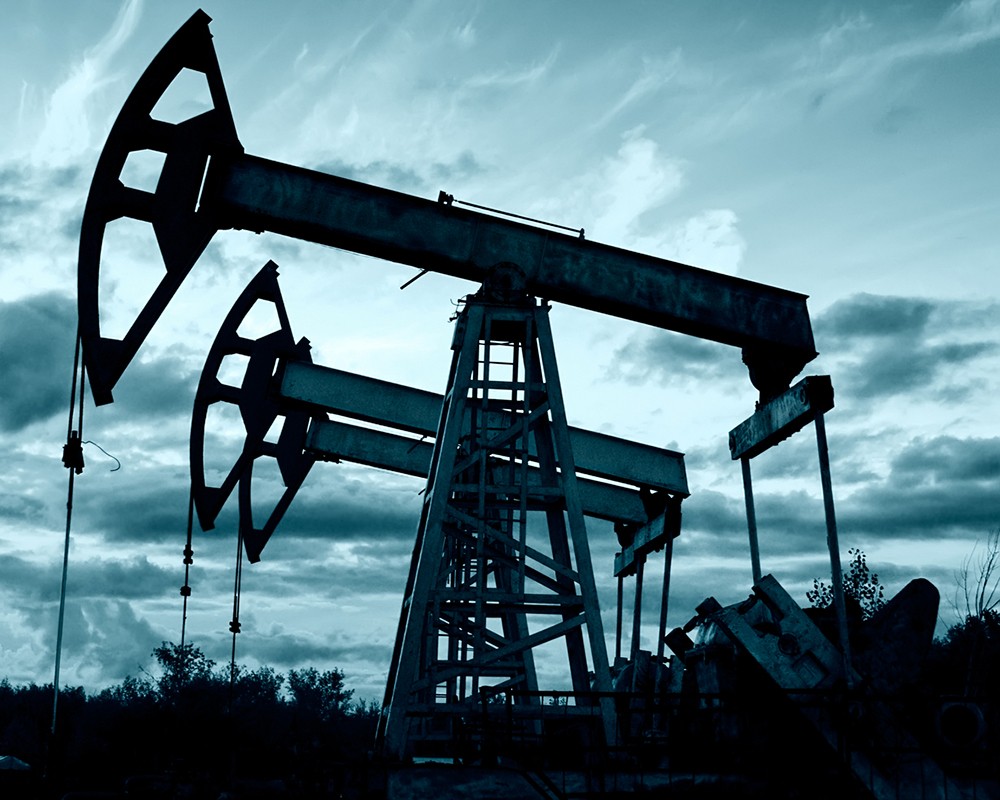 Нефтяные фьючерсы снижаются на фоне прогноза МЭА о росте добычи