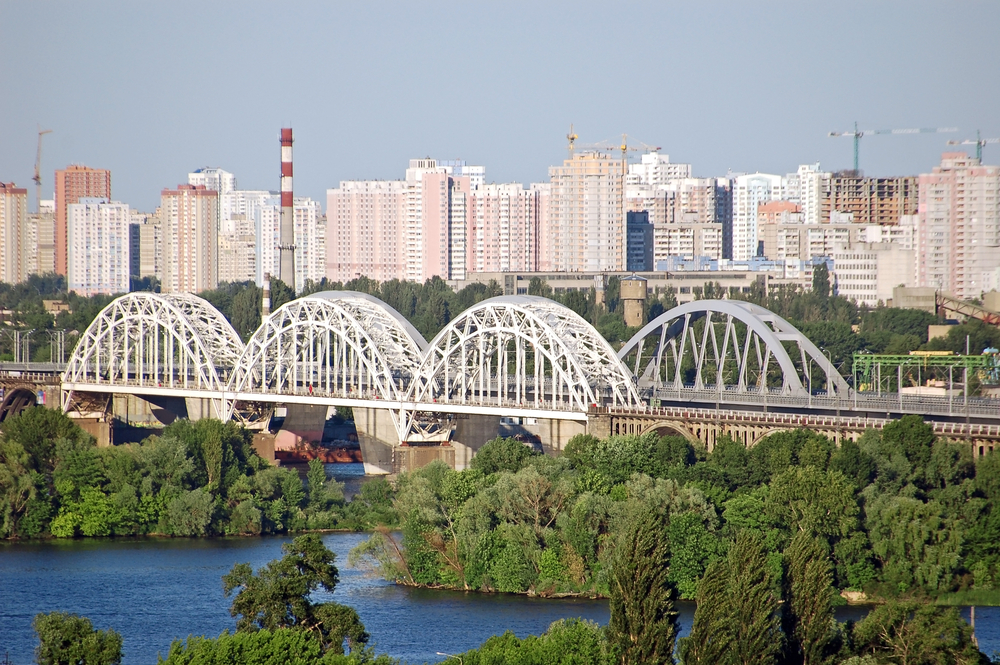 Жилье в Киеве не дорожает. Правда, и мы не богатеем