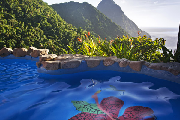 Панорамный бассейн отеля Ladera Resort в Сент-Люсии