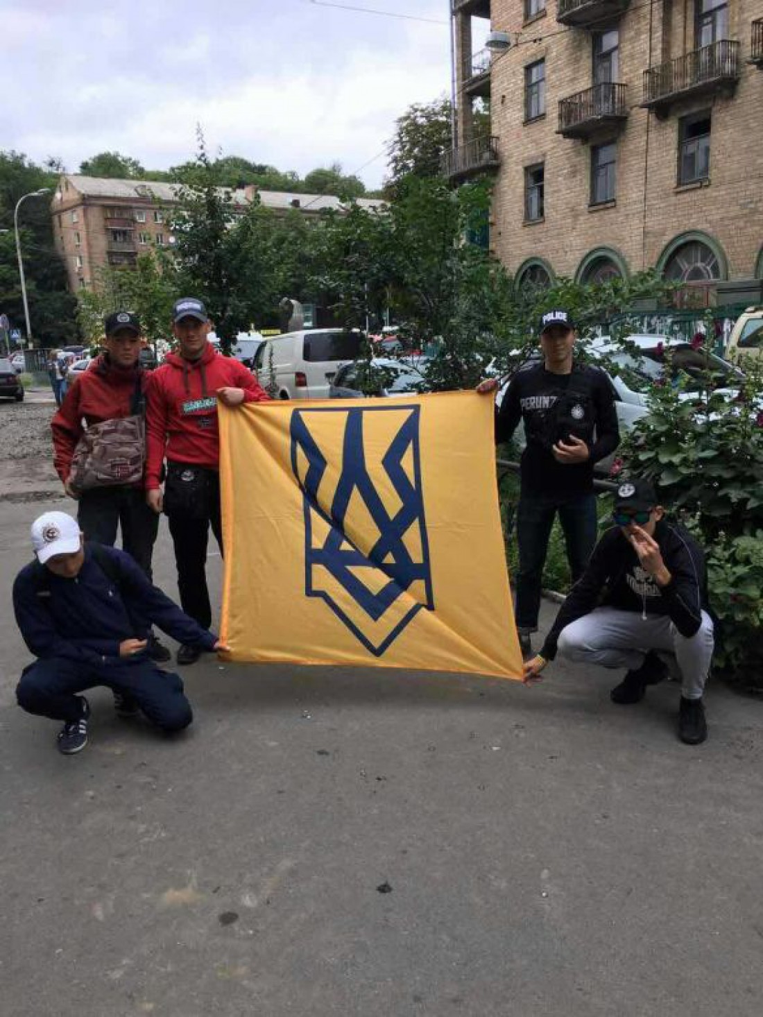 Именно на этой странице многие пользователи выражают слова поддержки Попову