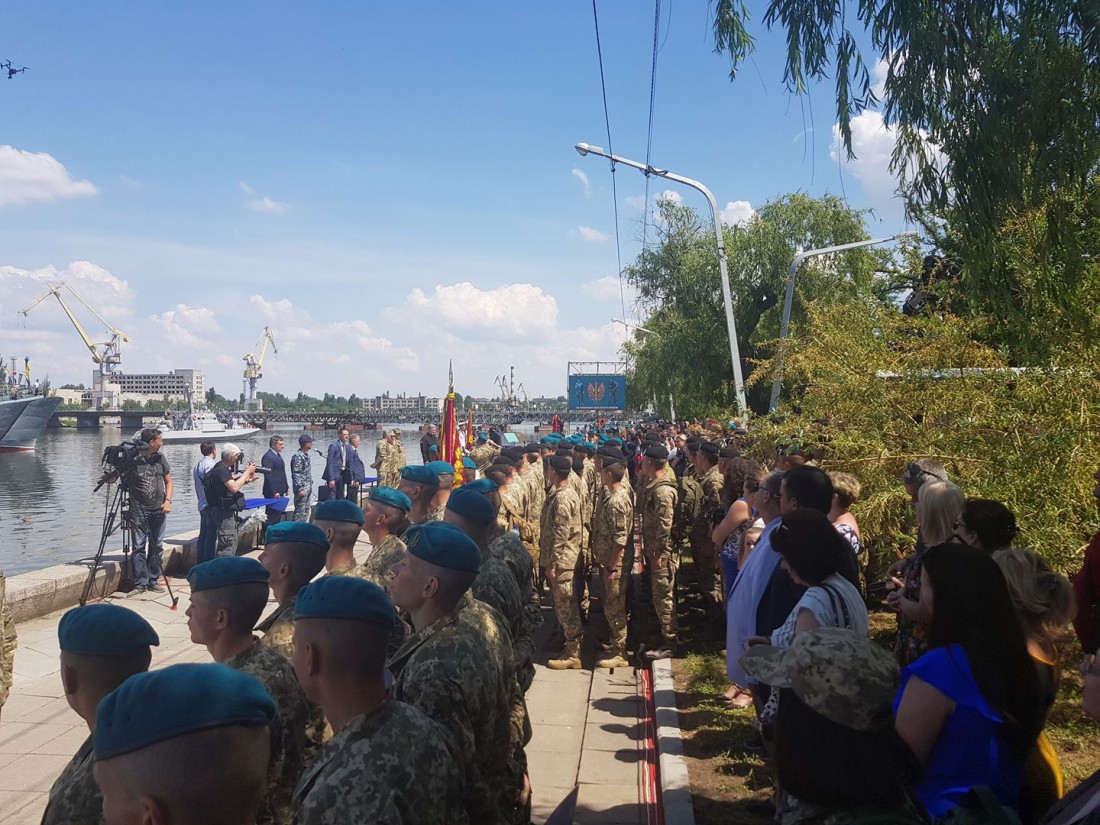 Феодосийские морпехи на церемонии вручения беретов