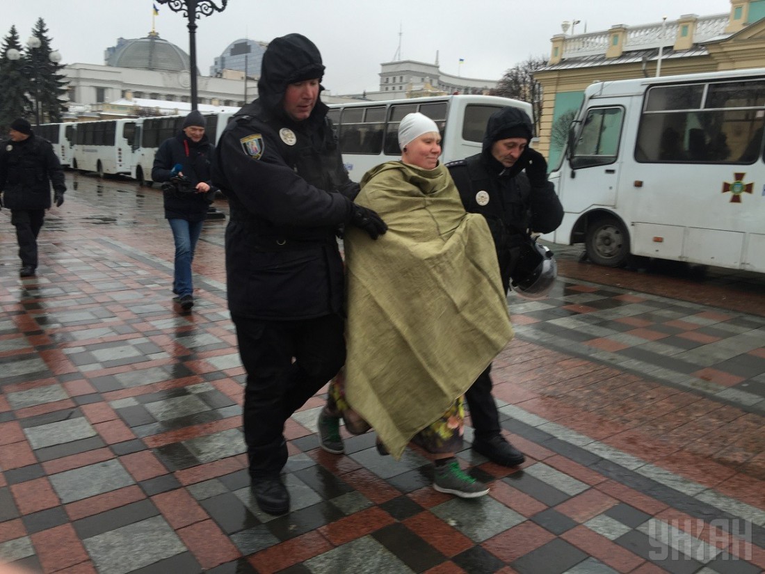 Во время своей акции женщина была задержана полицией