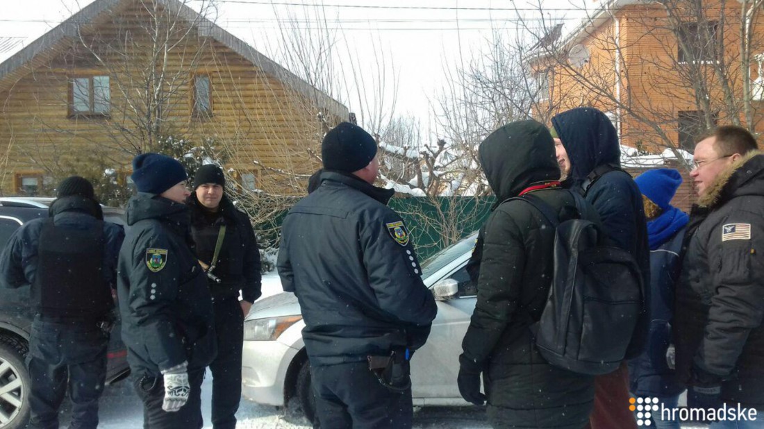 Приехала полиция