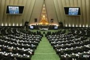 Парламент Ирана проголосовал за высылку посла Британии