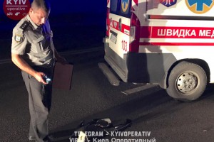В Киеве возле кладбища мотоциклист насмерть сбил женщину