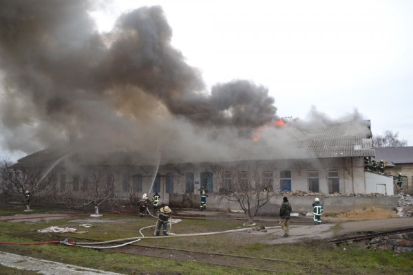 Со складов вынесли газовые баллоны