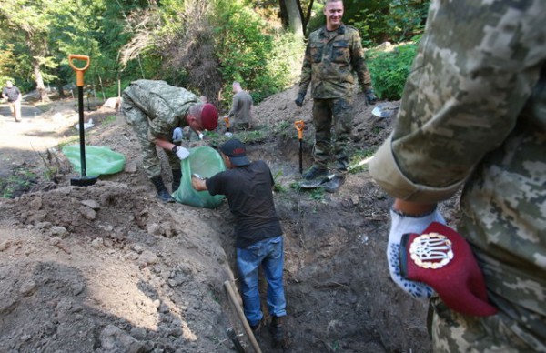 На Аскольдовой могиле нашли останки 600 немецких солдат