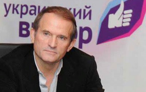 Украинскому народу пришлось дорого заплатить за ошибки политиков, говорит Медведчук