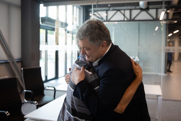 Порошенко заявил, что вернут Крым Украине