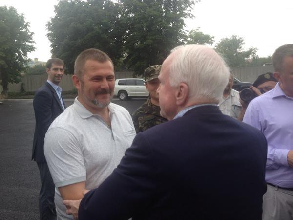 Береза встретил Маккейна в Украине