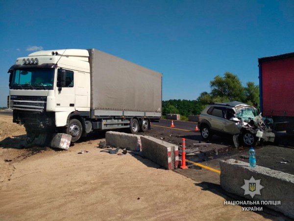 Водитель легковушки погиб на месте