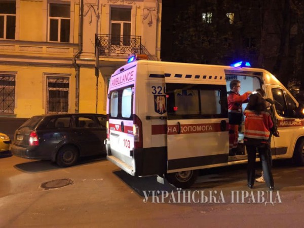 На место инцидента приехала скорая и полиция