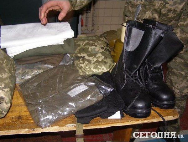 Вещевой комплект: шапка, балаклава, утепленные штаны и куртка
