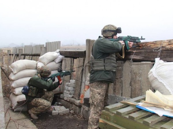 Военные отбили атаки боевиков
