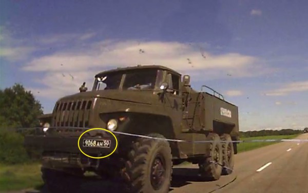 Грузовик в конвое, едущем на Алексеевку 24 июня