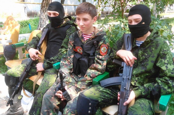 Боевики используют детей в качестве прикрытия
