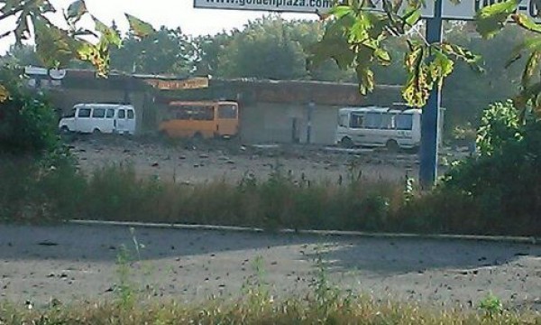 Снаряд попал на территорию автостанции в Макеевке