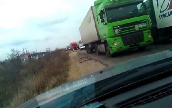 Очередь на паром в Крым