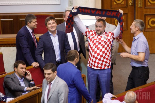 Футболистам аплодировали почти все депутаты